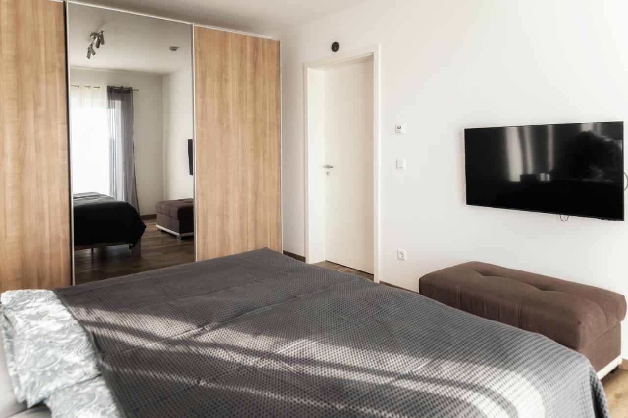 Ferienwohnung Bergaecker Neualbenreuth Bagian luar foto